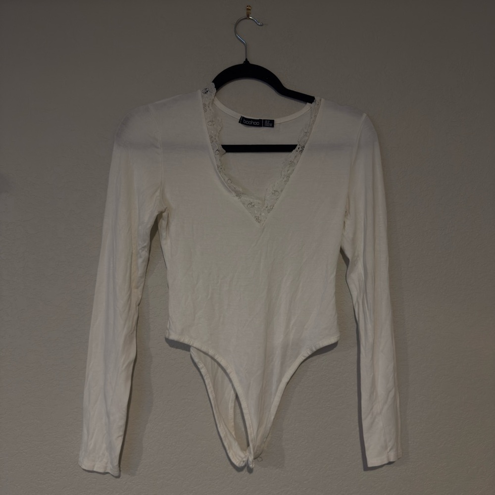 Boohoo Off-White Lace Trim V-Neck Bodysuit